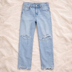 American Eagle Strigid Super High-Rise Baggy Straight Jeans Light Wash – NWT